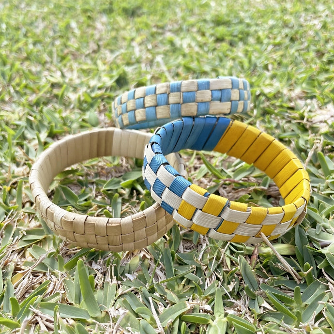 Bracelet kit made with pandan leaves checkered pattern